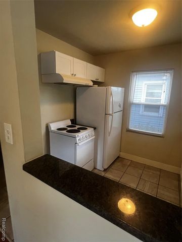336 Pinecrest Drive, Ferndale, MI 48220