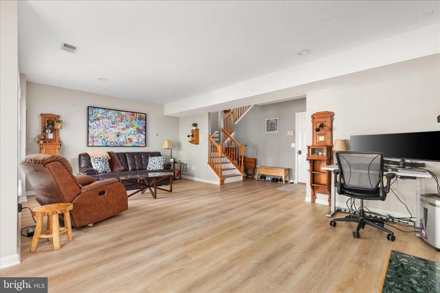 19209 KEPHARTS MILL TER, Leesburg, VA 20176