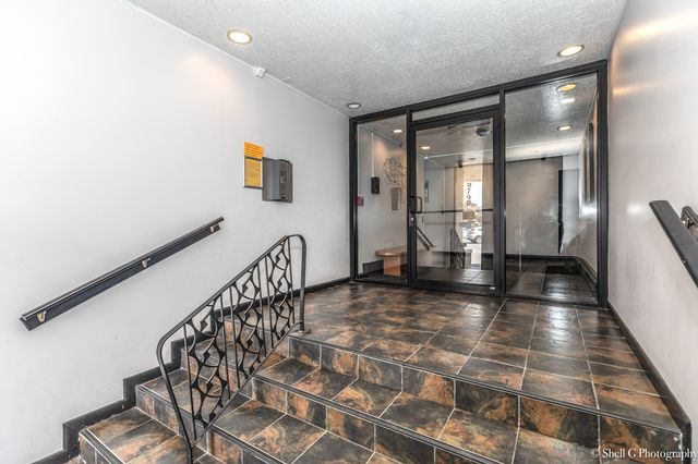 9745 S Karlov Avenue 607, Oak Lawn, IL 60453