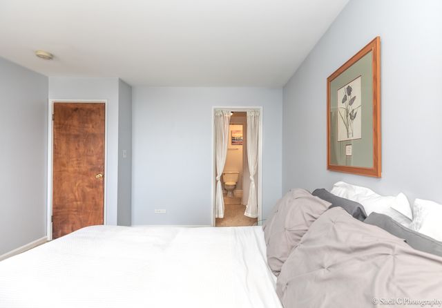 9745 S Karlov Avenue 607, Oak Lawn, IL 60453