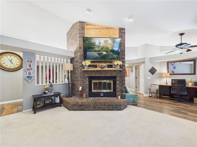 3 Dolphin Lane, Bella Vista, AR 72715