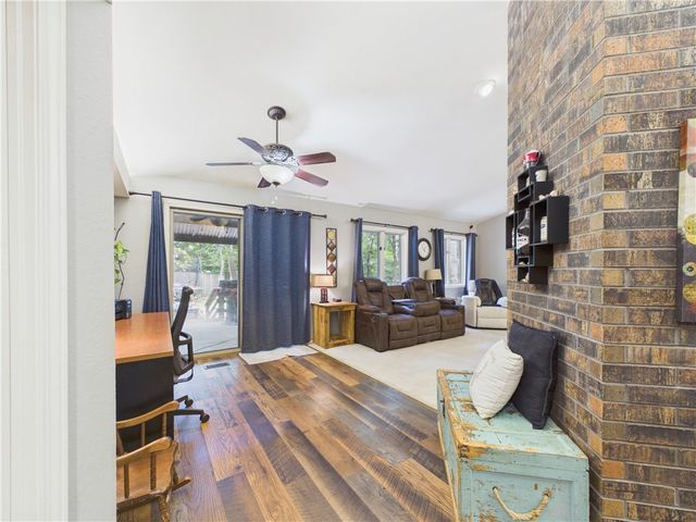 3 Dolphin Lane, Bella Vista, AR 72715