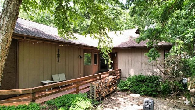 3 Dolphin Lane, Bella Vista, AR 72715