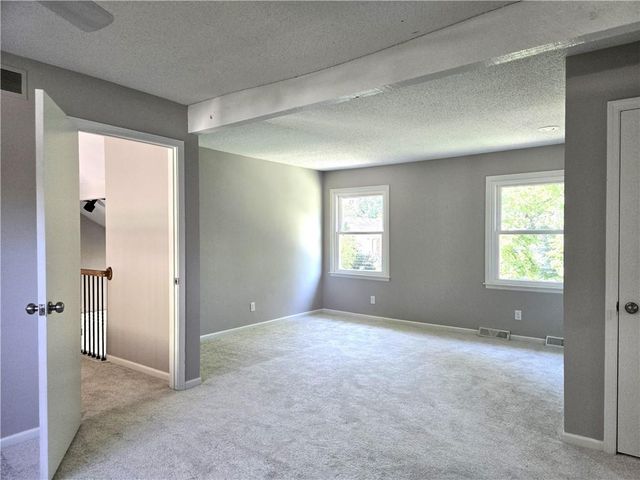 9786 W 101 Terrace, Overland Park, KS 66212
