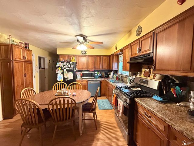 7292 Powlesland Avenue, Monroe, MI 48182