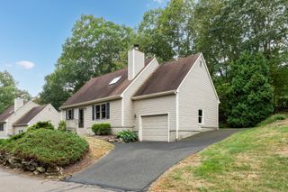 24 COPPER HILL Drive 24, Guilford, CT 06437