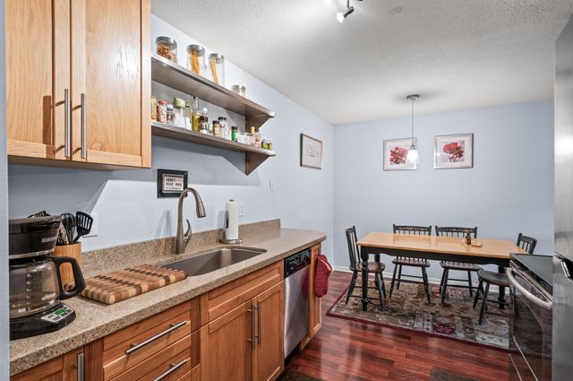 1901 Emerson Avenue S 303, Minneapolis, MN 55403