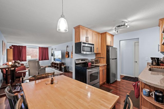 1901 Emerson Avenue S 303, Minneapolis, MN 55403