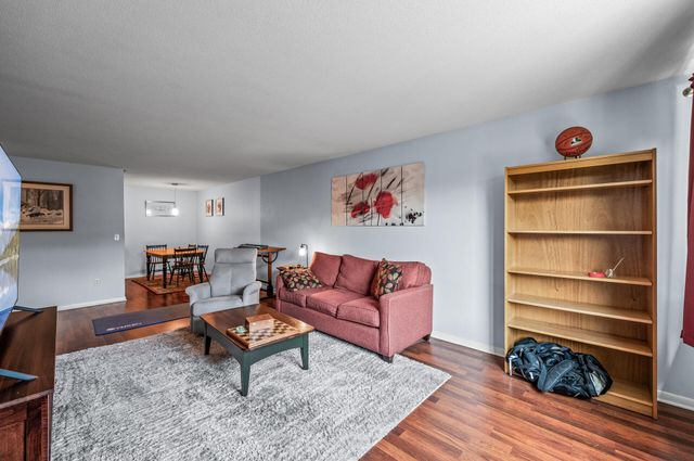 1901 Emerson Avenue S 303, Minneapolis, MN 55403