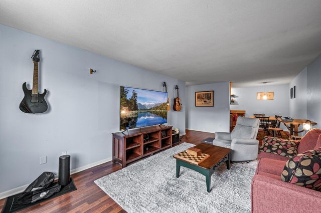 1901 Emerson Avenue S 303, Minneapolis, MN 55403