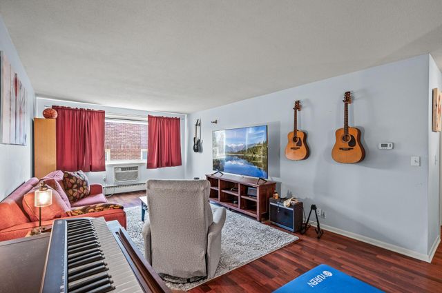 1901 Emerson Avenue S 303, Minneapolis, MN 55403