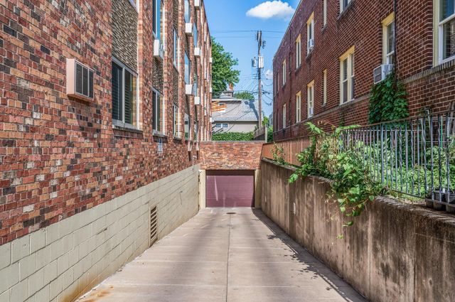 1901 Emerson Avenue S 303, Minneapolis, MN 55403