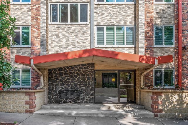 1901 Emerson Avenue S 303, Minneapolis, MN 55403