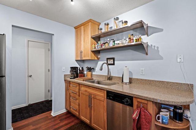 1901 Emerson Avenue S 303, Minneapolis, MN 55403