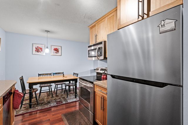 1901 Emerson Avenue S 303, Minneapolis, MN 55403