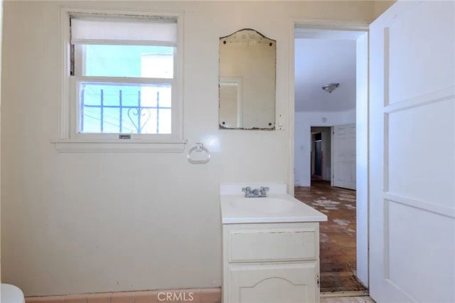 4076 Liberty Boulevard, South Gate, CA 90280