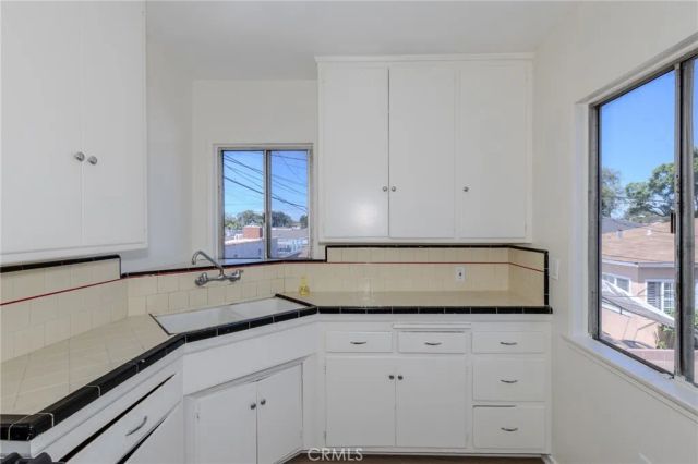 4076 Liberty Boulevard, South Gate, CA 90280