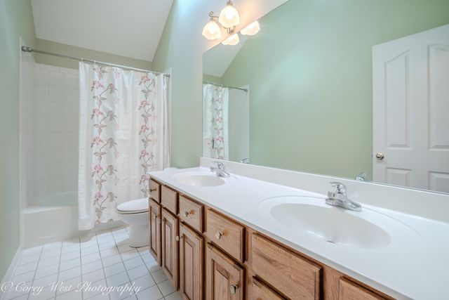1644 Derby Drive, Batavia, IL 60510