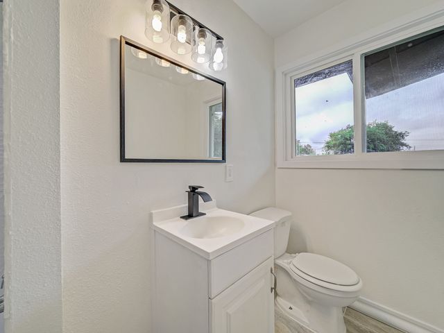5537 Wheaton Drive, Fort Worth, TX 76133