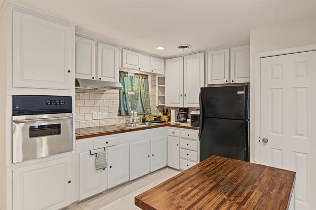 5537 Wheaton Drive, Fort Worth, TX 76133