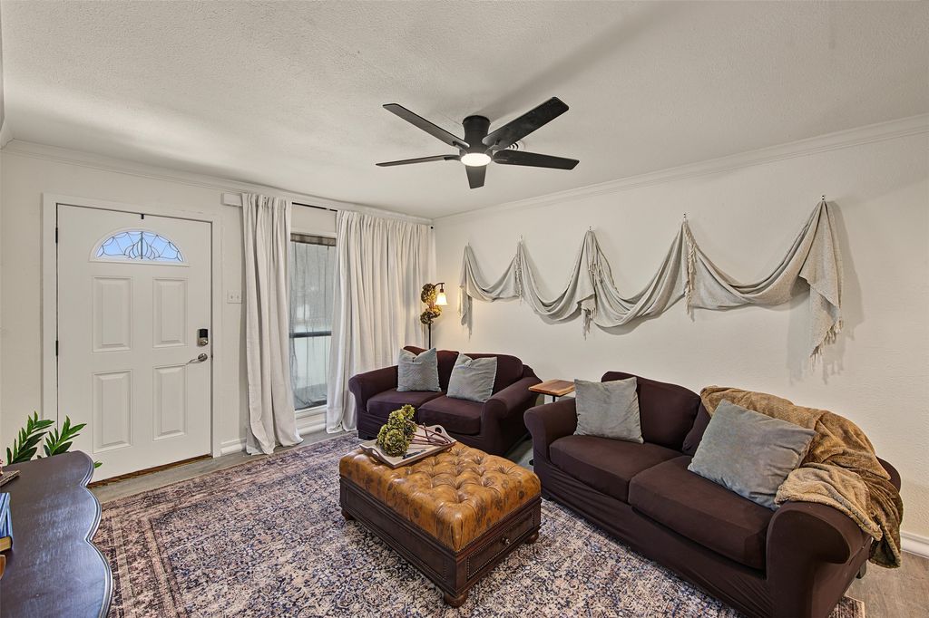 5537 Wheaton Drive, Fort Worth, TX 76133 — photo 2