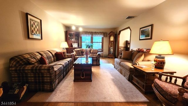 40 Dyer Rd, Wantage Twp., NJ 07461