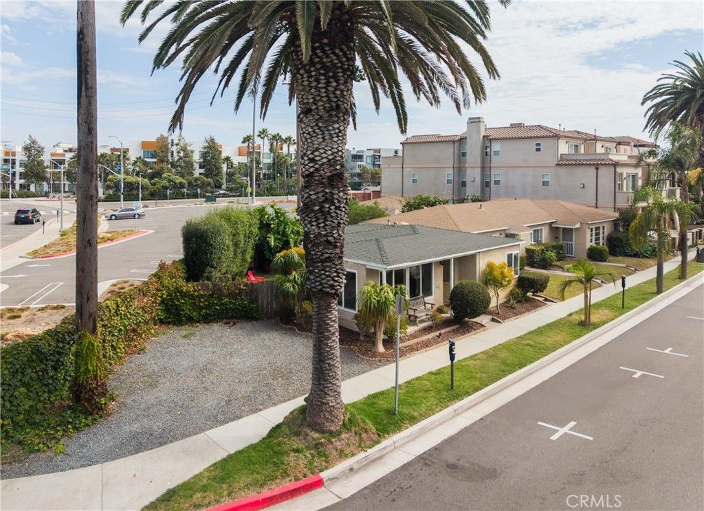 320 2nd Street, Huntington Beach, CA 92648 — photo 2
