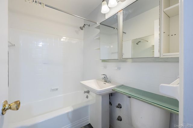 80 Knolls Crescent 6M, Bronx, NY 10463