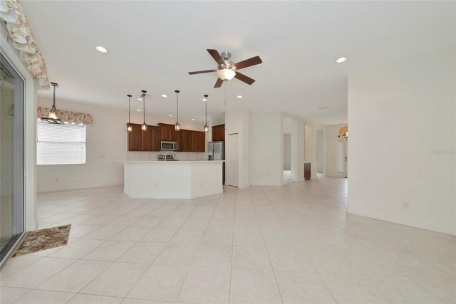 6841 74TH STREET CIRCLE E, Bradenton, FL 34203