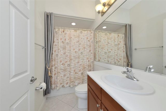 6841 74TH STREET CIRCLE E, Bradenton, FL 34203