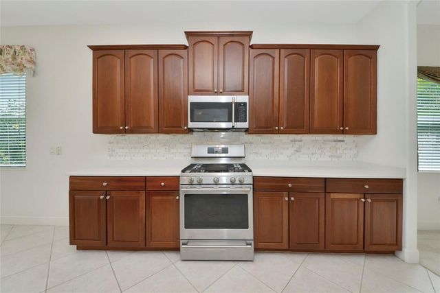 6841 74TH STREET CIRCLE E, Bradenton, FL 34203