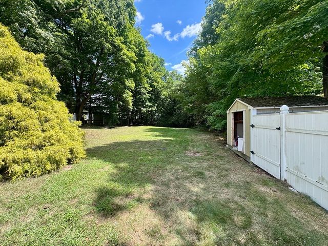 48 Pleasant St 1, Holbrook, MA 02343