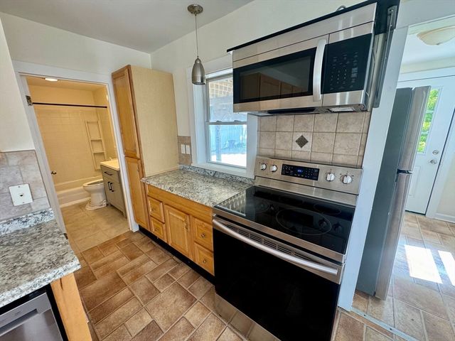 48 Pleasant St 1, Holbrook, MA 02343