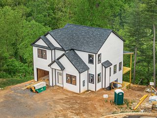 920 Newport Court, Asheville, NC 28806