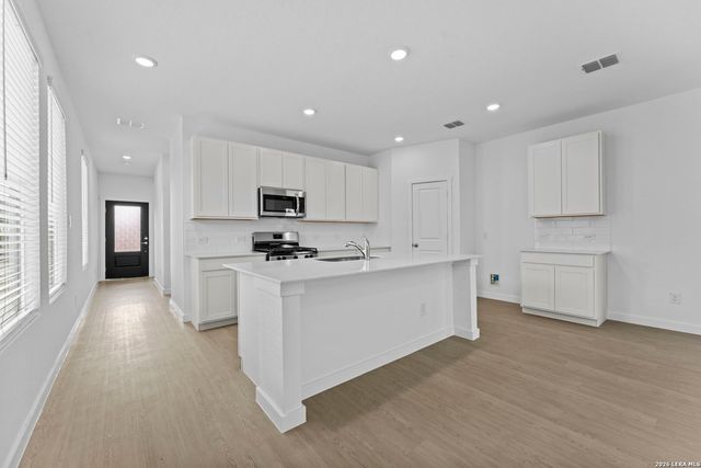 6521 Titan Park, Converse, TX 78109