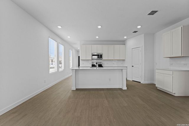 6521 Titan Park, Converse, TX 78109