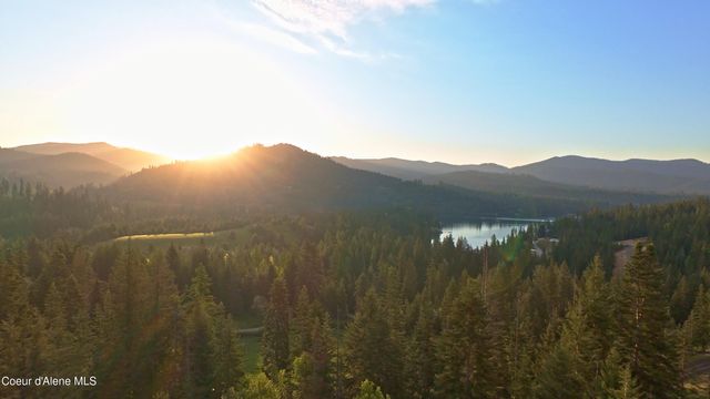 15818 N MORGAN LN, Hayden, ID 83835