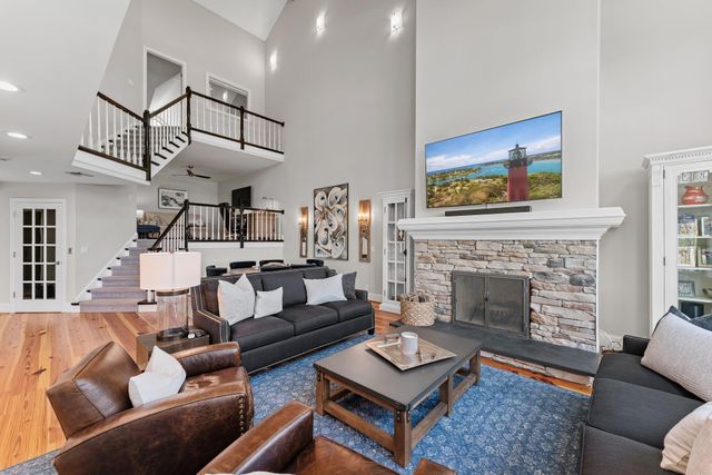 18760 SE Pineneedle Lane, Jupiter, FL 33469