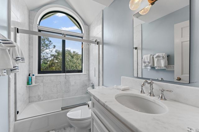 18760 SE Pineneedle Lane, Jupiter, FL 33469