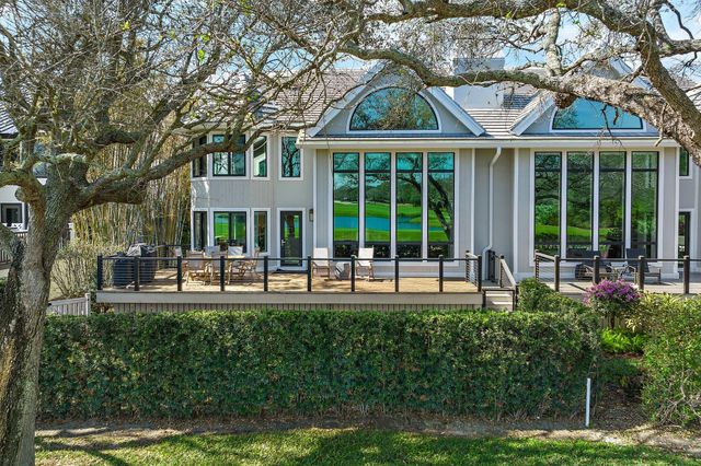 18760 SE Pineneedle Lane, Jupiter, FL 33469