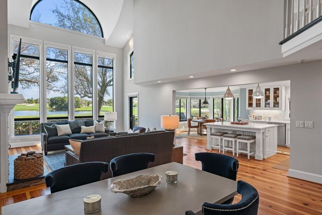 18760 SE Pineneedle Lane, Jupiter, FL 33469