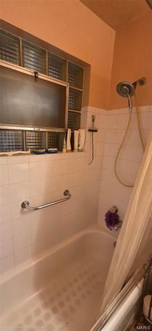 8446 Hampstead Drive, Affton, MO 63123