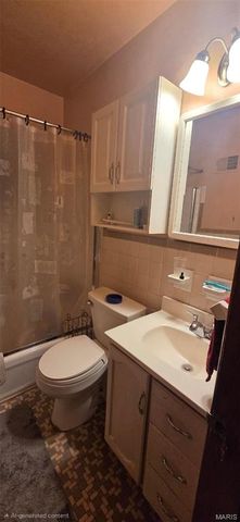 8446 Hampstead Drive, Affton, MO 63123