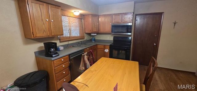 8446 Hampstead Drive, Affton, MO 63123