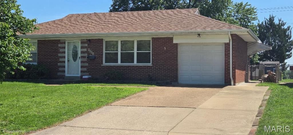 8446 Hampstead Drive, Affton, MO 63123