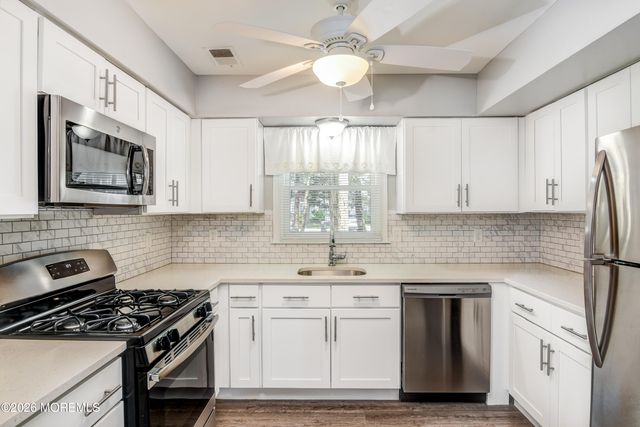 8 Colonial Court, Jackson, NJ 08527