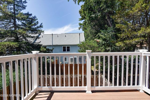 8 Colonial Court, Jackson, NJ 08527