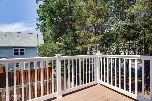 8 Colonial Court, Jackson, NJ 08527