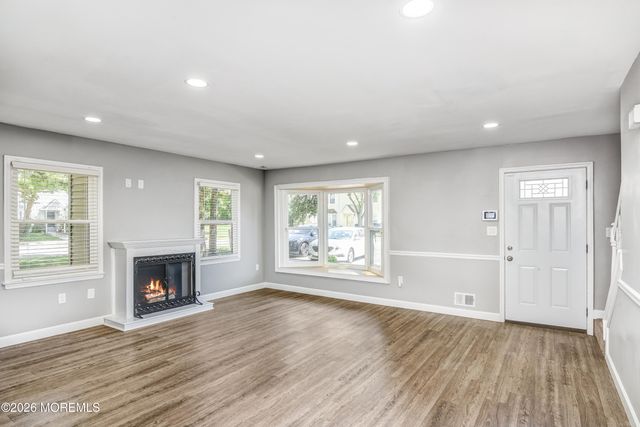 8 Colonial Court, Jackson, NJ 08527