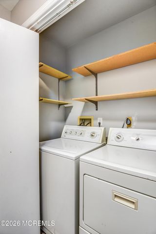 8 Colonial Court, Jackson, NJ 08527
